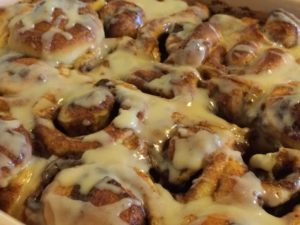 Read more about the article Friday Bakes in 3 Parts – Mini Maple Cinnamon Rolls