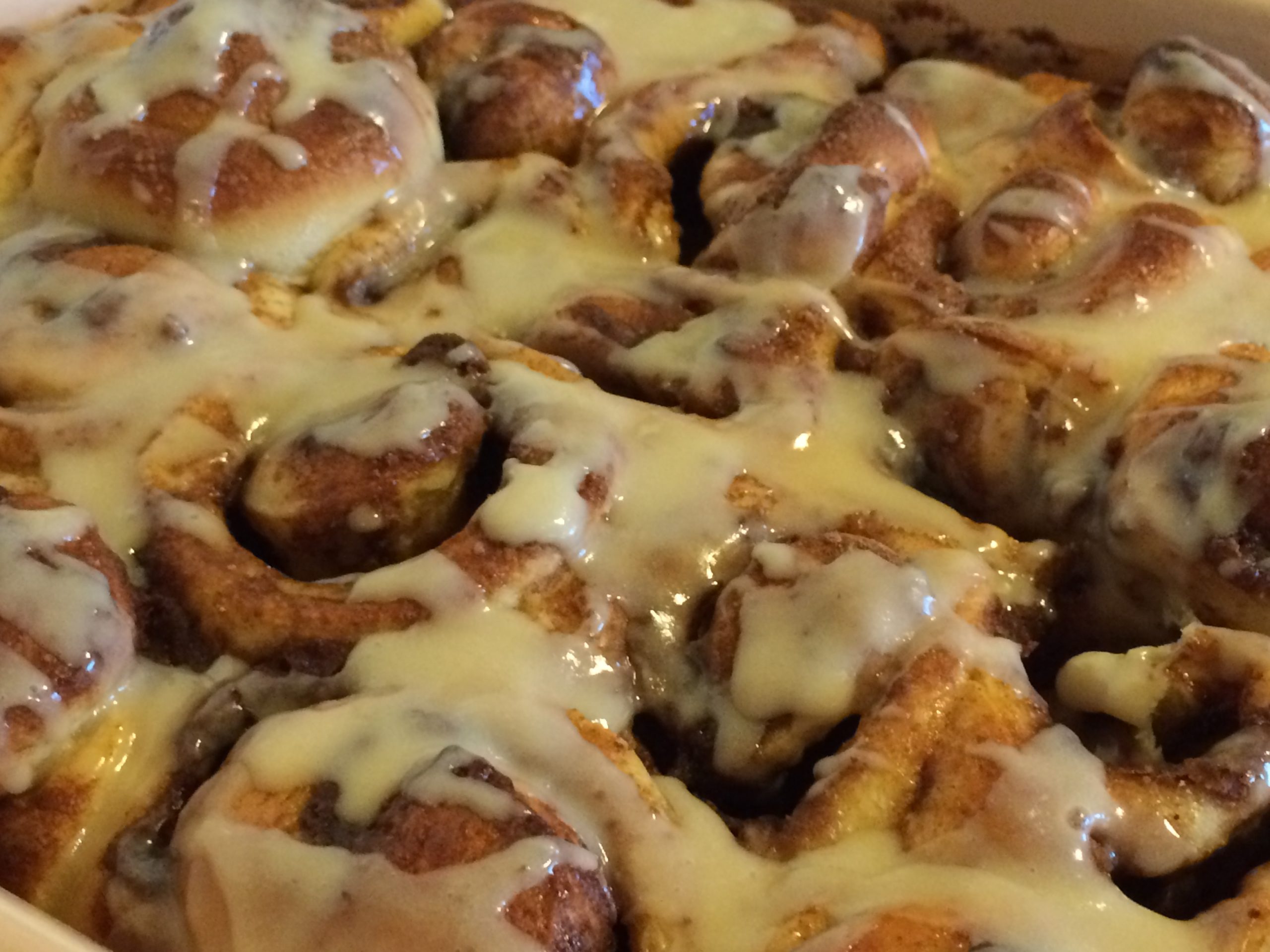 Read more about the article Friday Bakes in 3 Parts – Mini Maple Cinnamon Rolls