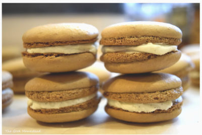 Read more about the article Root Beer Float Macarons