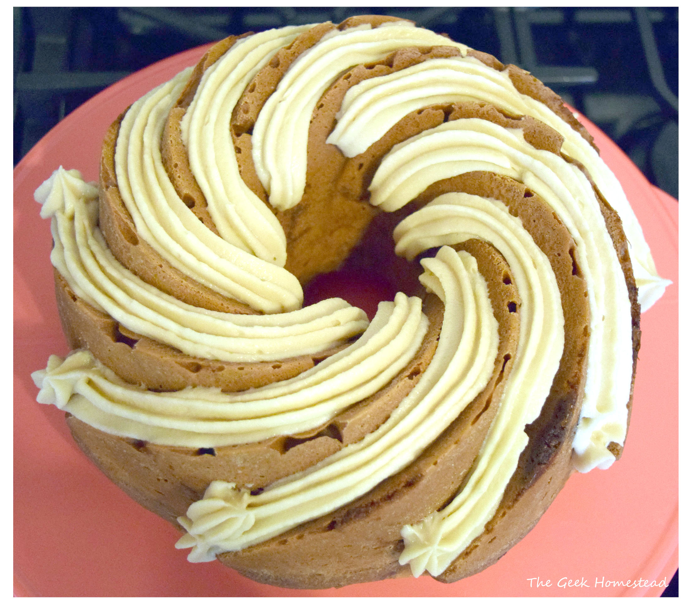 Read more about the article Maple Brown Sugar-Cinnamon Bundt Cake