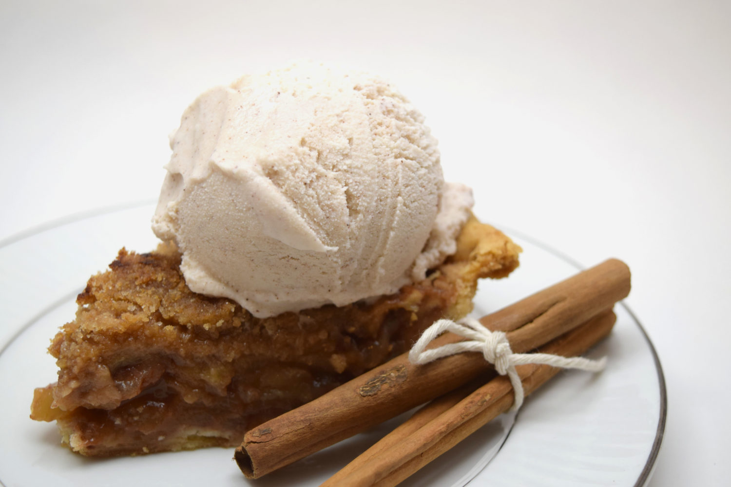 Read more about the article Cinnamon Ice Cream